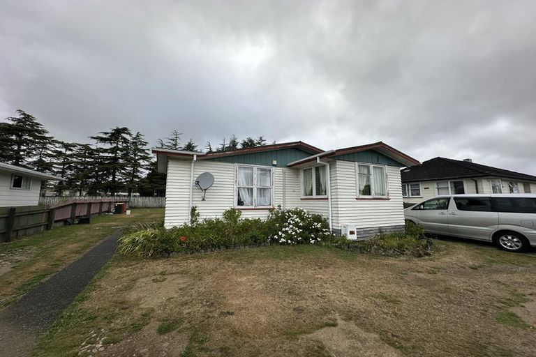 Photo of property in 11 Hinemoa Street, Levin, 5510