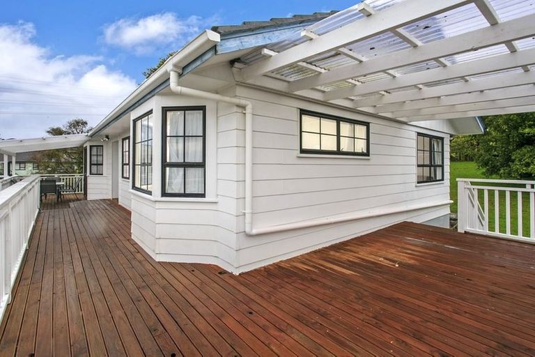 Photo of property in 13 Santiago Crescent, Unsworth Heights, Auckland, 0632
