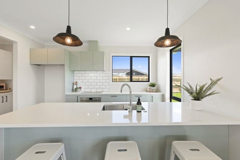 Photo of property in 10 Oak Place, Levin, 5510