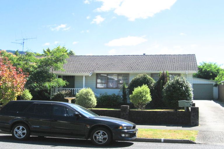 Photo of property in 6 Beryl Grove, Birchville, Upper Hutt, 5018