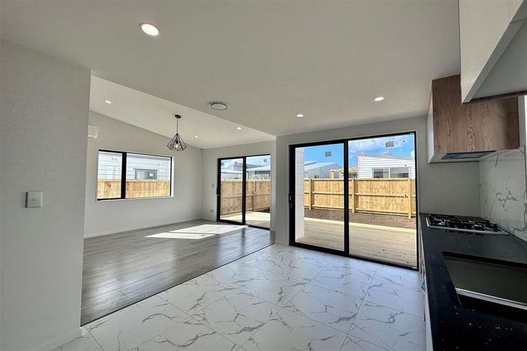 Photo of property in 40 John Gray Street, Papakura, 2110