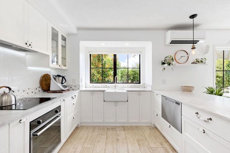 Photo of property in 14a Motuora Road, Manly, Whangaparaoa, 0930