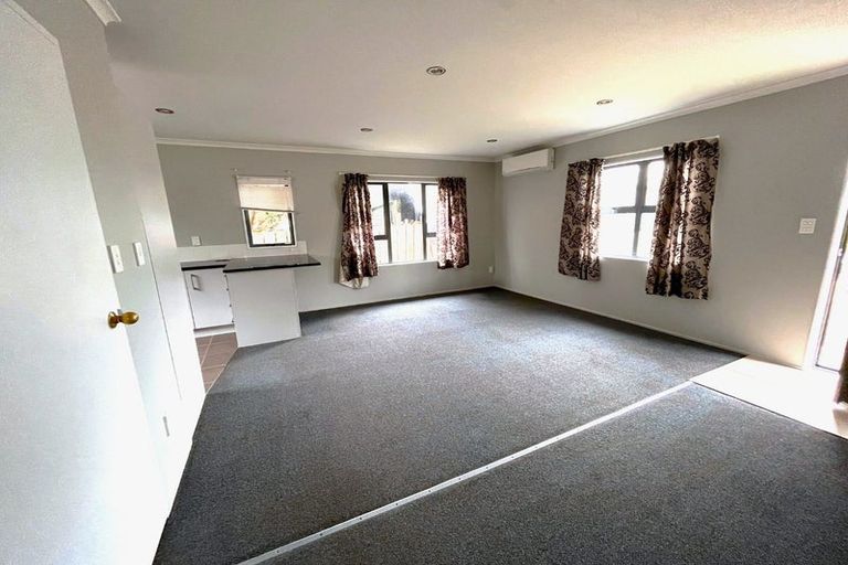 Photo of property in 100 Mahia Road, Manurewa, Auckland, 2102