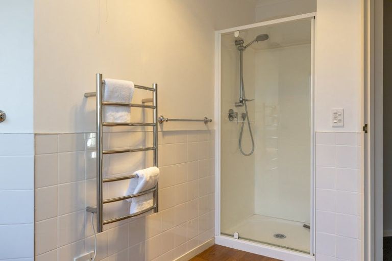 Photo of property in 30 Fairview Terrace, Waipahihi, Taupo, 3330