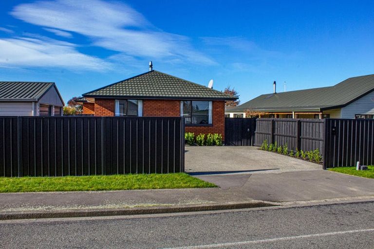 Photo of property in 10 East Belt, Rangiora, 7400
