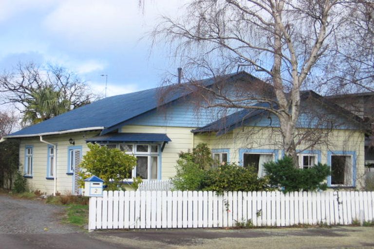 Photo of property in 2 Beresford Street, Takaro, Palmerston North, 4410