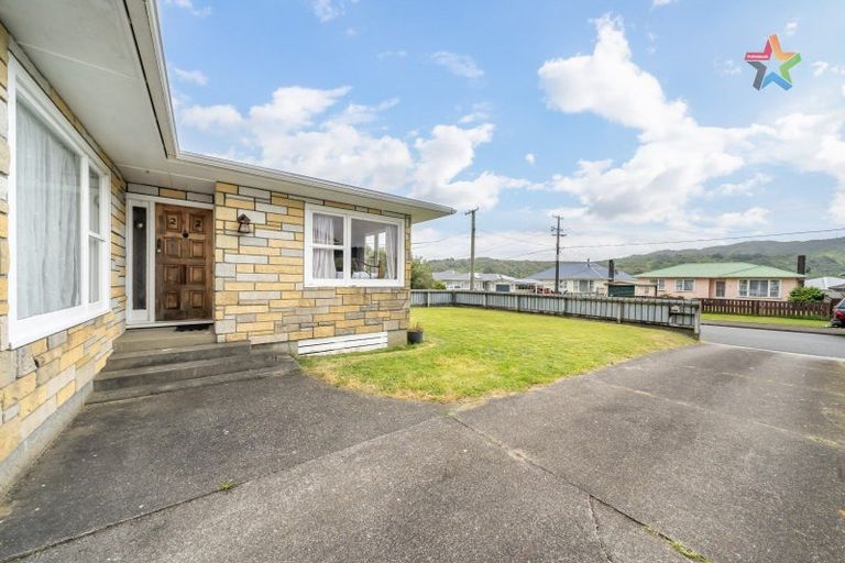 Photo of property in 22 Ruthven Road, Wainuiomata, Lower Hutt, 5014