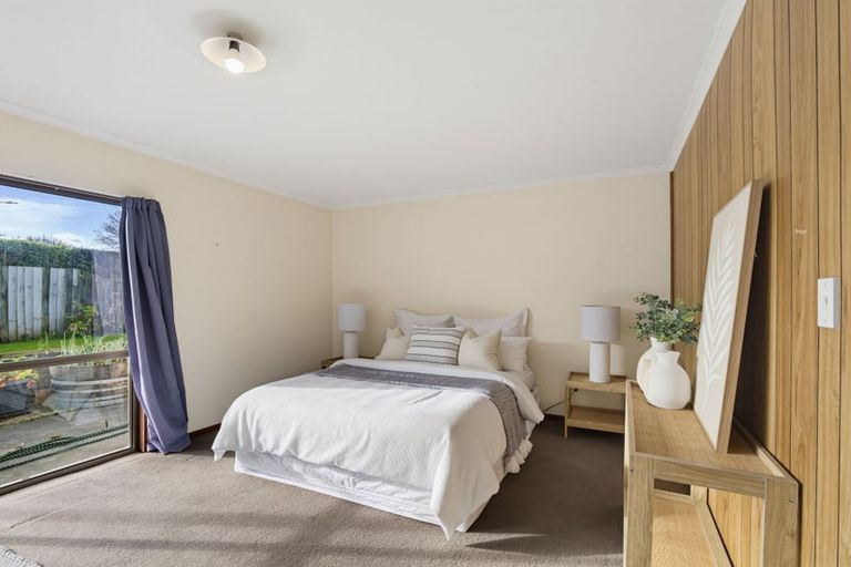 Photo of property in 2 Regency Crescent, Redwood, Christchurch, 8051