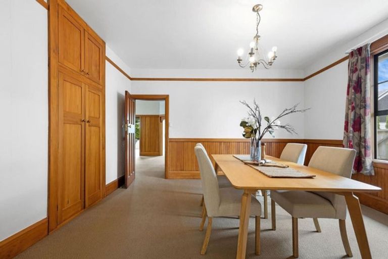 Photo of property in 113 Saint Andrews Square, Strowan, Christchurch, 8052