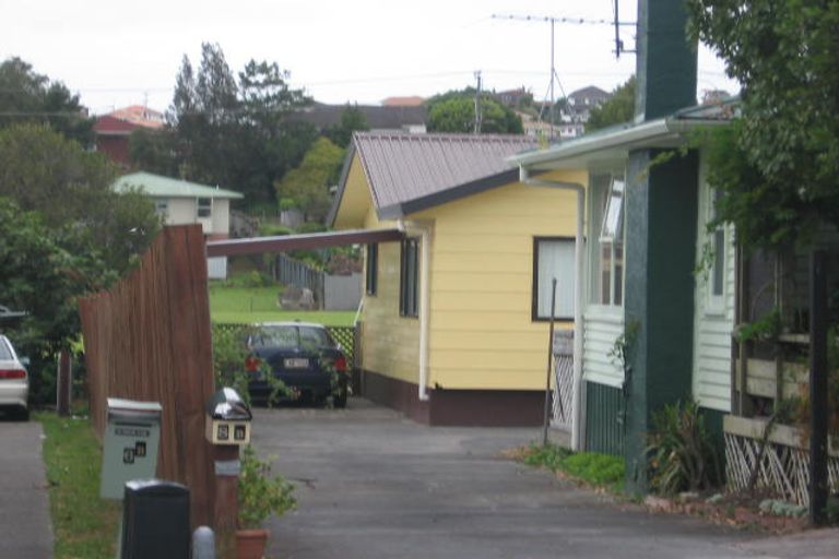 Photo of property in 2/8 Lingfield Street, Glenfield, Auckland, 0629