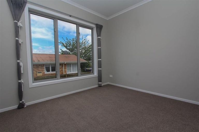 Photo of property in 27a Southsea Crescent, Silverdale, Hamilton, 3216