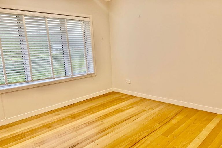 Photo of property in 2/300 Lake Road, Hauraki, Auckland, 0622