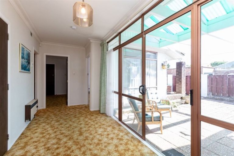 Photo of property in 24 Forest Lake Road, Forest Lake, Hamilton, 3200