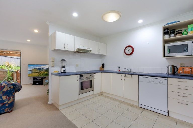 Photo of property in 30 Les Marston Place, Pukekohe, 2120