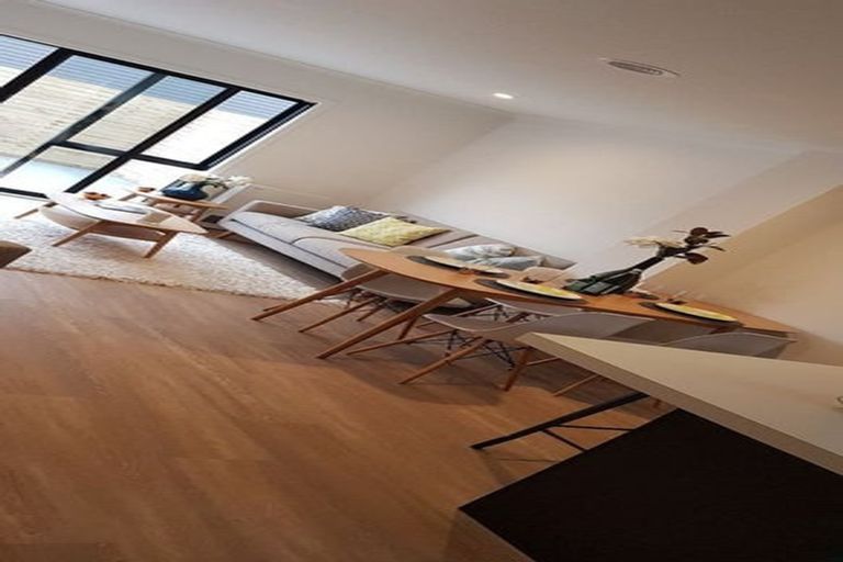 Photo of property in 3/9 Surrey Street, Tawa, Wellington, 5028