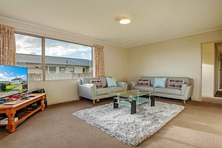 Photo of property in 9 Colonial Place, Kelvin Grove, Palmerston North, 4414