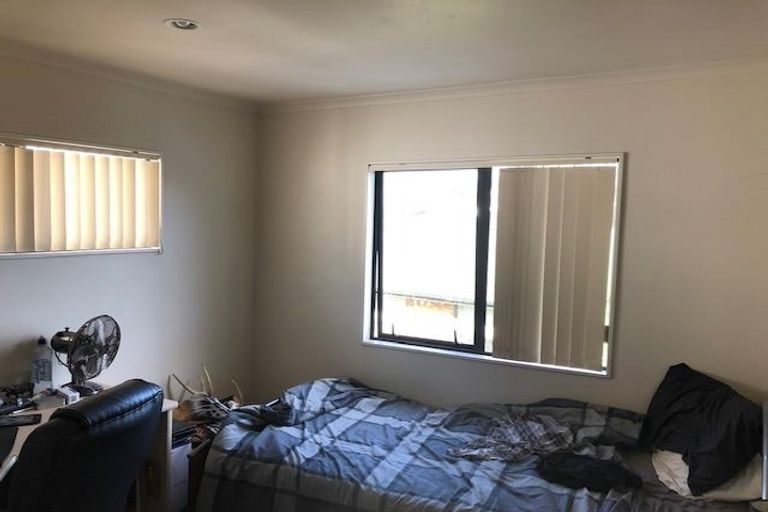 Photo of property in 3/102 Greenhithe Road, Greenhithe, Auckland, 0632