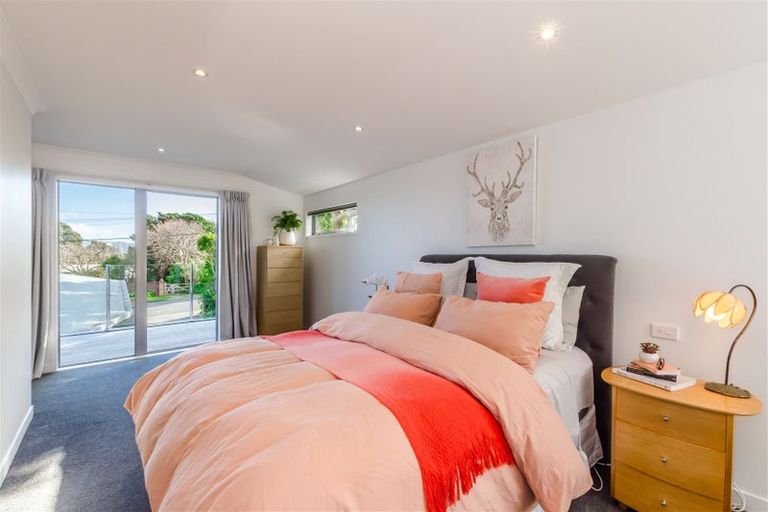 Photo of property in 1b Winara Avenue, Waikanae, 5036