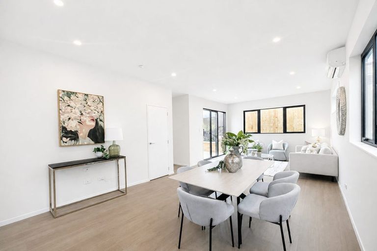 Photo of property in 17b Trinidad Road, Sunnynook, Auckland, 0620
