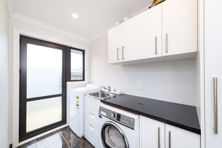 Photo of property in 25 Trump Place, Kelvin Grove, Palmerston North, 4414