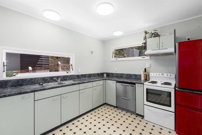 Photo of property in 11 Penryn Drive, Camborne, Porirua, 5026