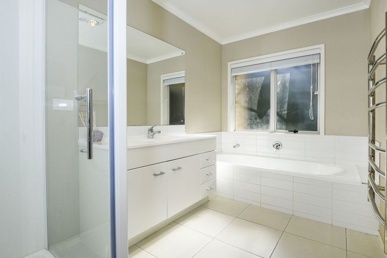 Photo of property in 7a Kitewaho Road, Swanson, Auckland, 0816