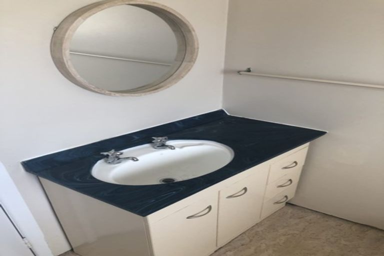 Photo of property in 28 Northolt Road, Fairview Downs, Hamilton, 3214