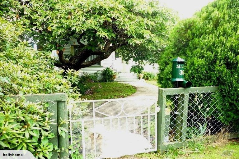 Photo of property in 30 Rhodes Street, Waimate, 7924
