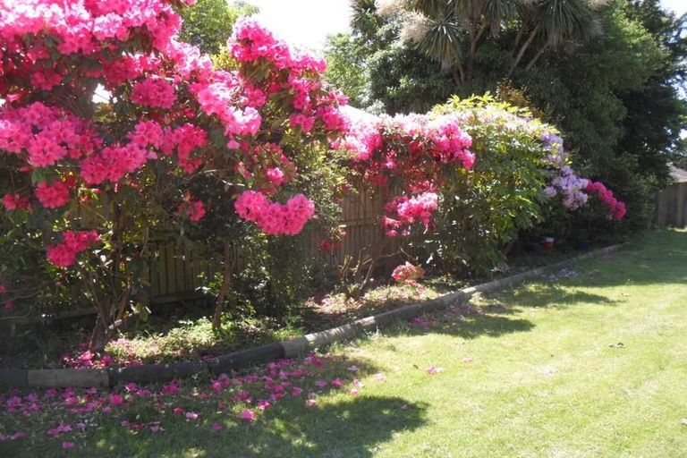 Photo of property in 9 Virgil Place, Northcote, Christchurch, 8052