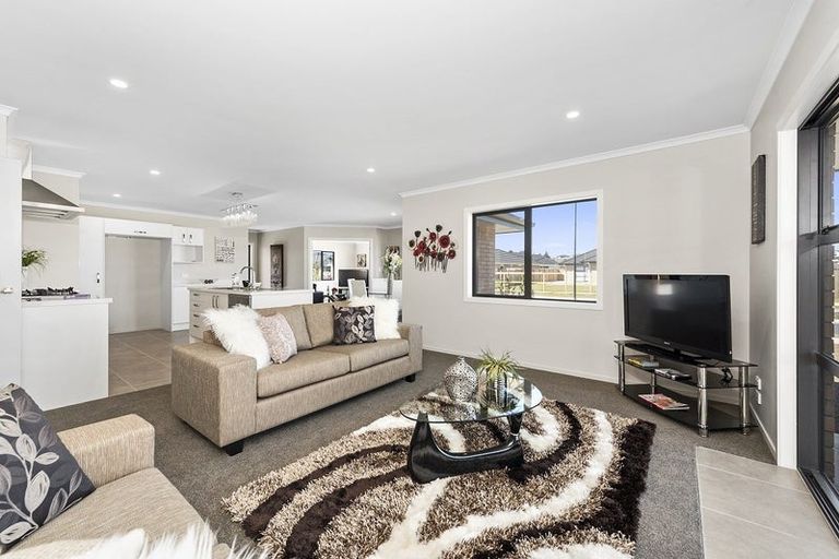 Photo of property in 12 Chalgrove Road, Huntington, Hamilton, 3210