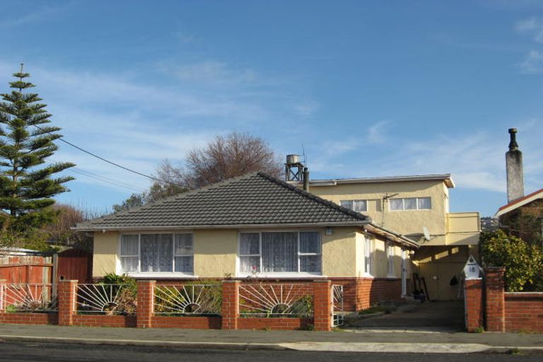 Photo of property in 18 East Avenue, Saint Kilda, Dunedin, 9012