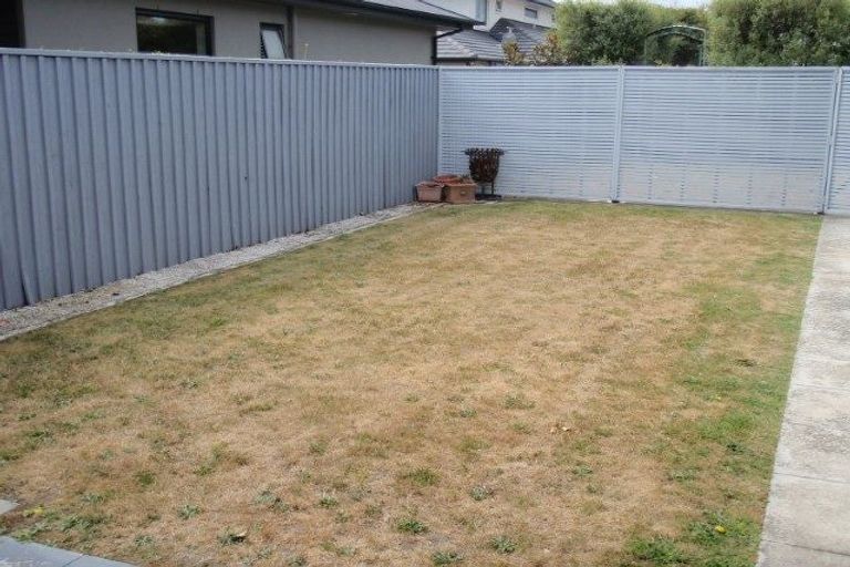 Photo of property in 12 O'dea Place, Burnside, Christchurch, 8053
