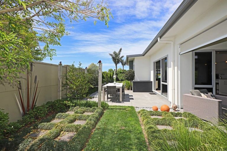 Photo of property in 16 Wanaka Place, Poraiti, Napier, 4112