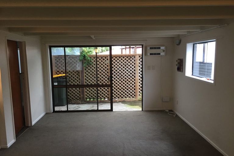 Photo of property in 2a Coniston Avenue, Te Atatu South, Auckland, 0610