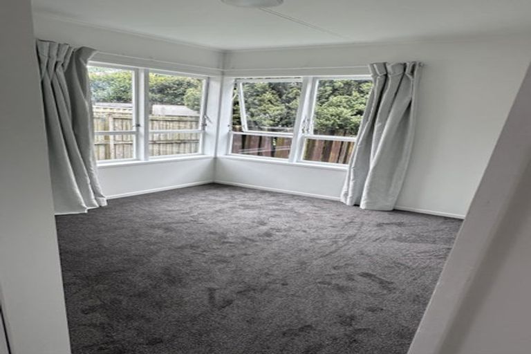 Photo of property in 107a Beechdale Crescent, Pakuranga Heights, Auckland, 2010