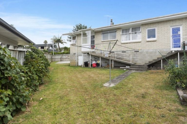 Photo of property in 1 Highfield Crescent, Brookfield, Tauranga, 3110