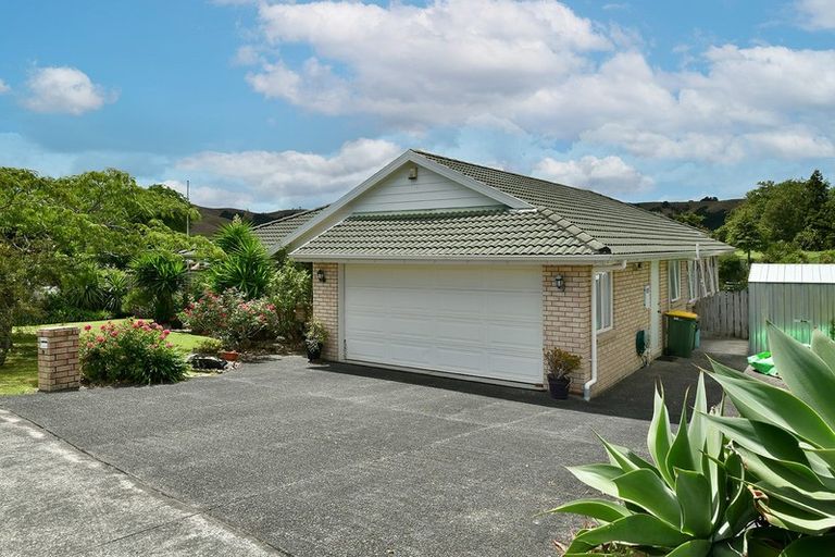 Photo of property in 29 Cabeleigh Drive, Helensville, 0800