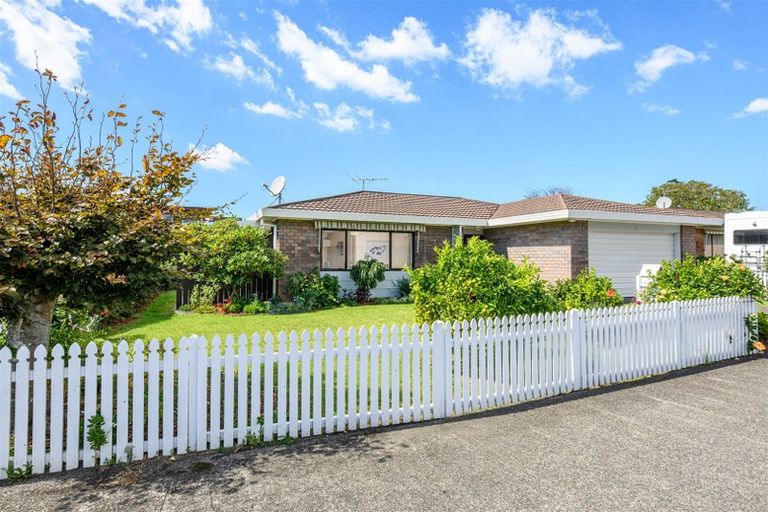 Photo of property in 4/39 Swanson Road, Henderson, Auckland, 0610