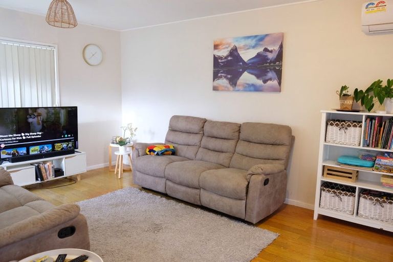 Photo of property in 49 Cascades Road, Pakuranga Heights, Auckland, 2010