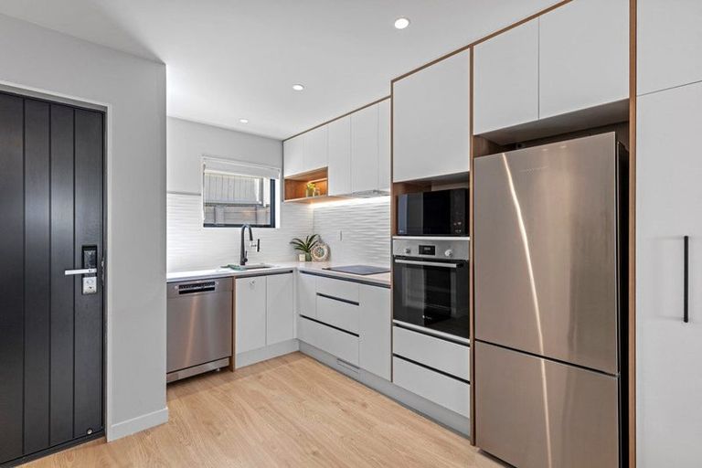 Photo of property in 10b Cranston Street, Torbay, Auckland, 0632
