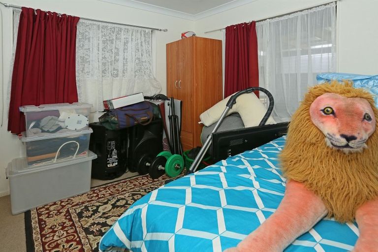 Photo of property in 1/3185 Great North Road, New Lynn, Auckland, 0600