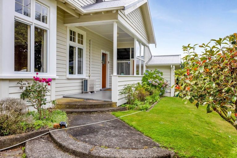 Photo of property in 22 Mills Street, Eltham, 4322