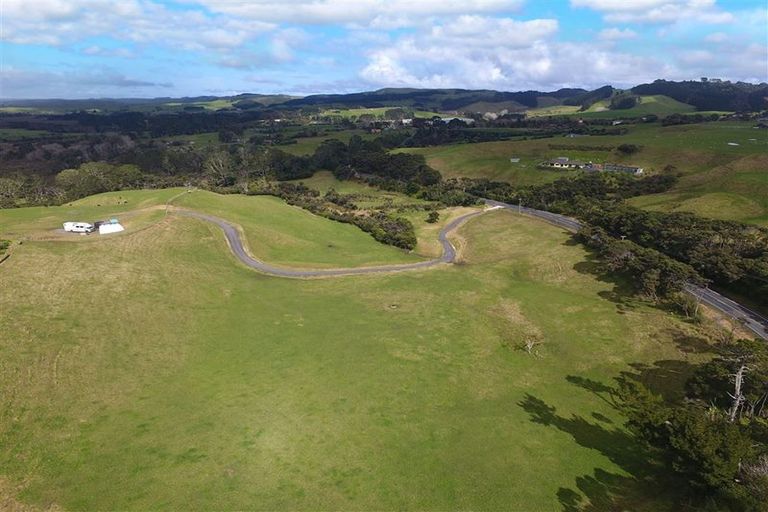 Photo of property in 1088 South Head Road, South Head, Helensville, 0874