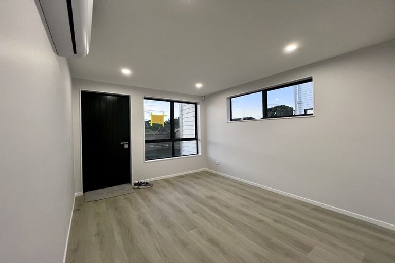 Photo of property in 130 Bradbury Road, Botany Downs, Auckland, 2010