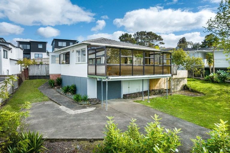 Photo of property in 7 Mowbray Place, Sunnynook, Auckland, 0620