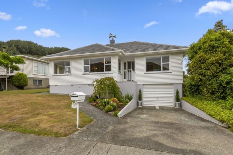 Photo of property in 64 Raroa Terrace, Tawa, Wellington, 5028