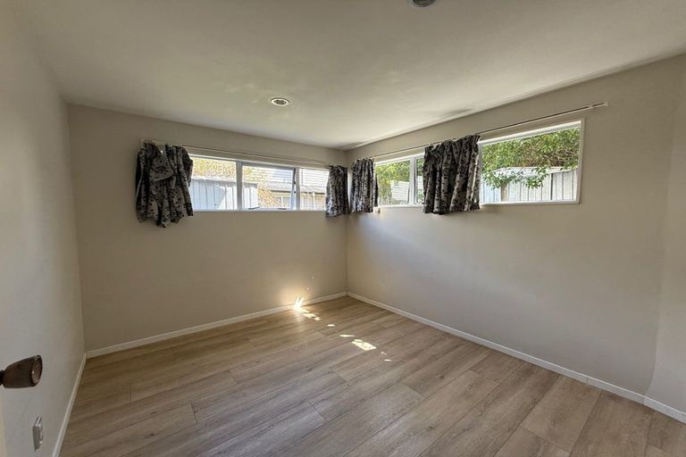 Photo of property in 92a Forrest Hill Road, Forrest Hill, Auckland, 0620