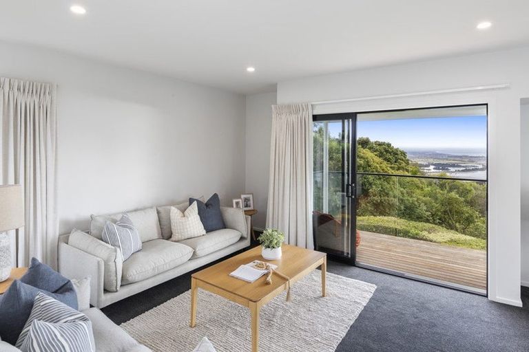 Photo of property in 2/11 Belleview Terrace, Mount Pleasant, Christchurch, 8081