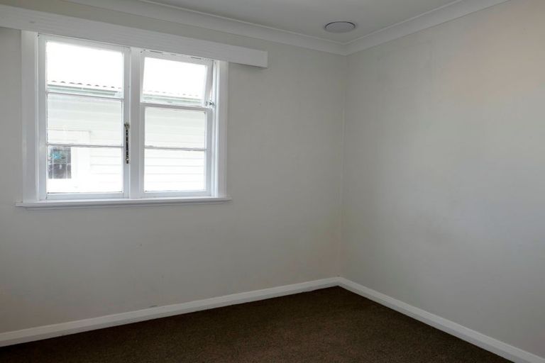 Photo of property in 9 Upper Lewisville Terrace, Thorndon, Wellington, 6011