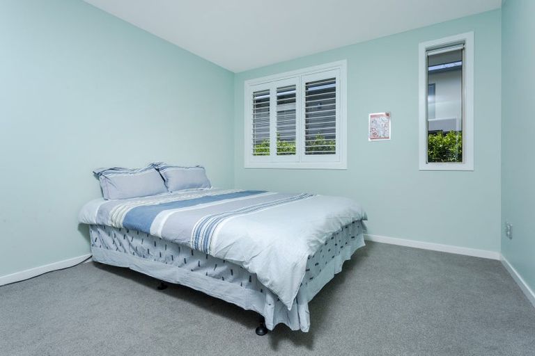 Photo of property in 8 Hornbill Drive, Fairview Heights, Auckland, 0632
